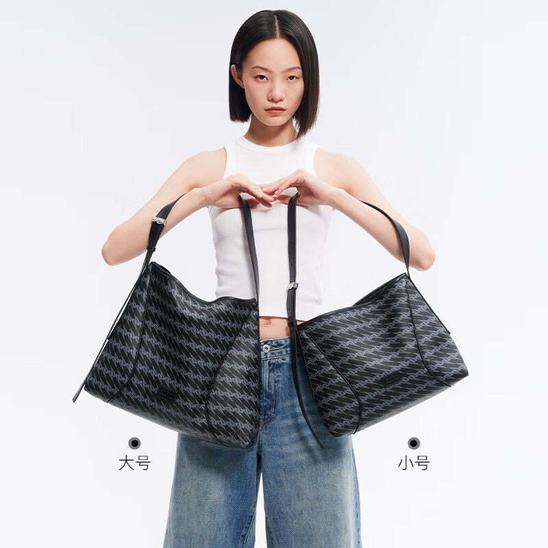 OMTO黑松露软hobo包新款通勤女包斜挎包包大容量单肩包女生日礼物女友 松露黑【大号】