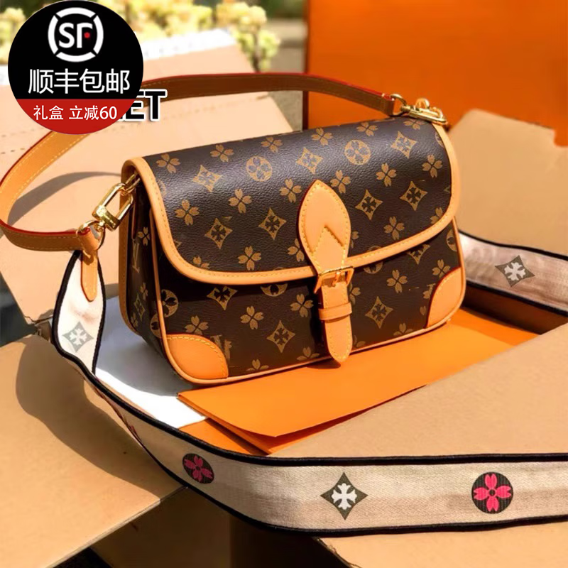 香港专柜女包2024新款真皮法棍包单肩斜挎腋下包老花织带邮差包女 老花色（视频款）