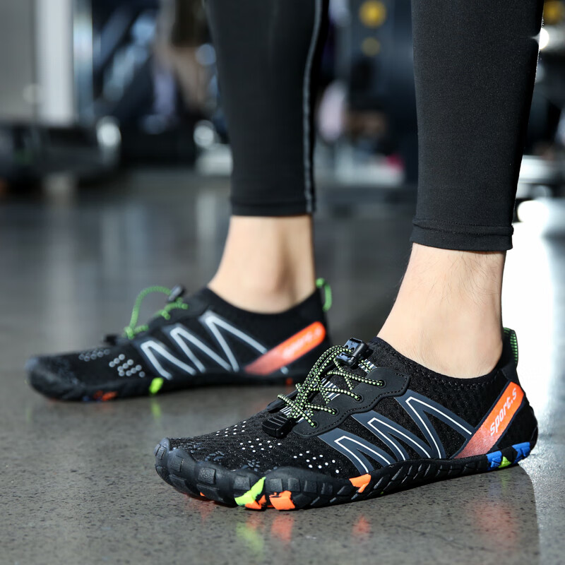 迈卡侬综合室内健身鞋男软底减震跑步跳绳鞋女防滑减震训练鞋透气运动鞋 黑色 42