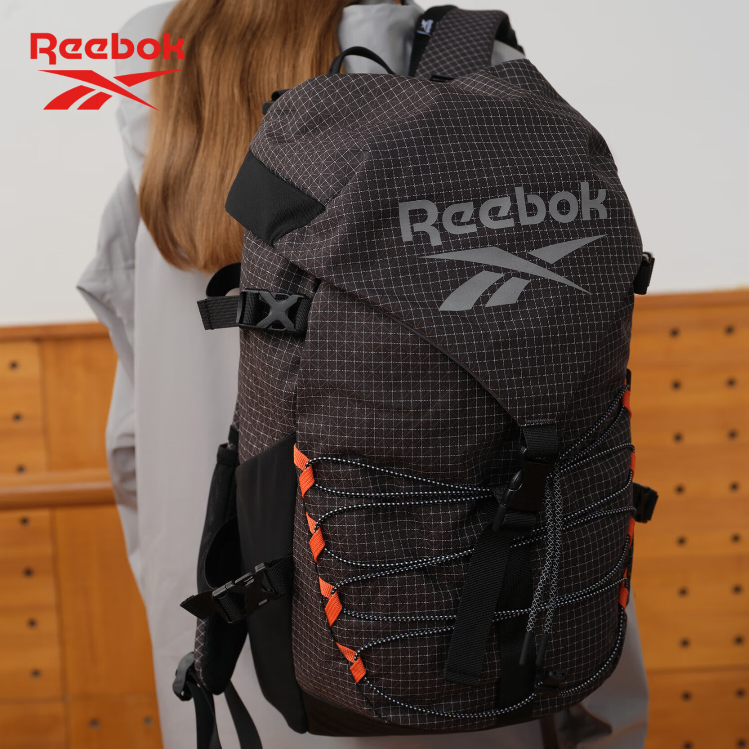 REEBOK户外休闲运动耐磨防刮防泼水轻量化登山包双肩包情侣款背包 黑色