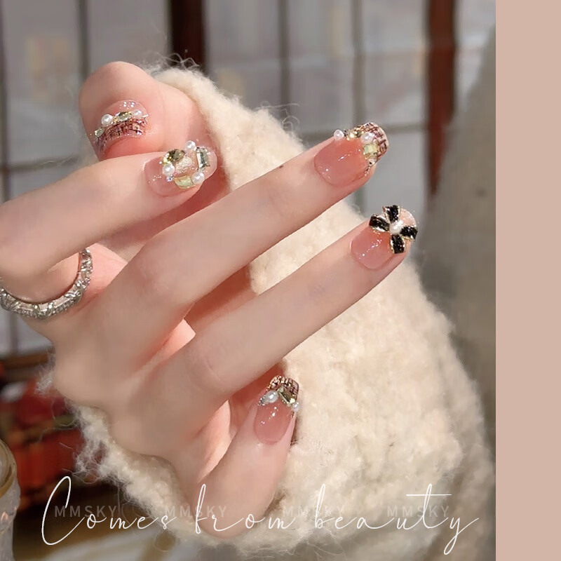 Albeville手工醒狮烟花2026年新款穿戴甲猫眼爱心短款精致美甲成品指甲贴片 法式毛呢小香风 1件 中短T M码（ (手偏大/扁平甲）