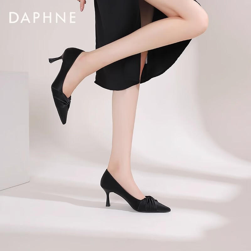 达芙妮黑色高跟鞋女细跟春季2025新款通勤职场工作鞋子女百搭法式单鞋JD 黑色【跟高6.5cm】 38