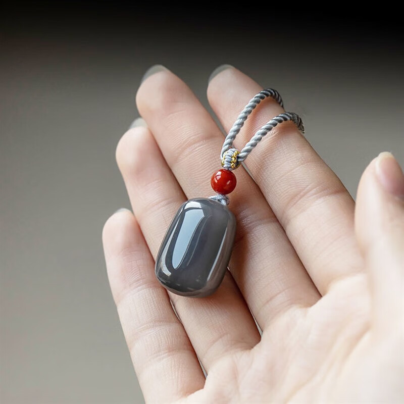 和田玉平安无事牌烟玉吊坠女生项链羊脂玉器护佑吉利豆轻奢 烟青玉坠