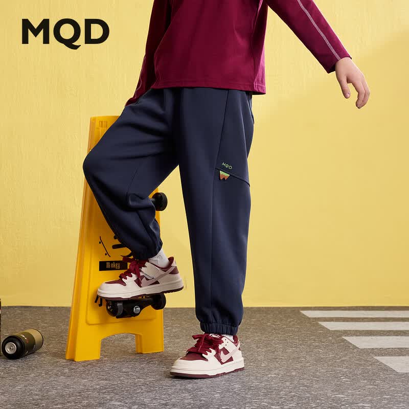 马骑顿（MQD）男童学院风25春女童运动休闲卫裤跑步长裤针织裤 藏青 150