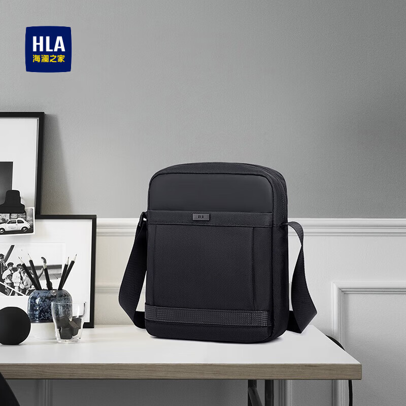 海澜之家男士简约单肩包运动休闲斜挎包大容量韩版潮流休闲胸包轻便小挎包 黑色-咨询有优惠