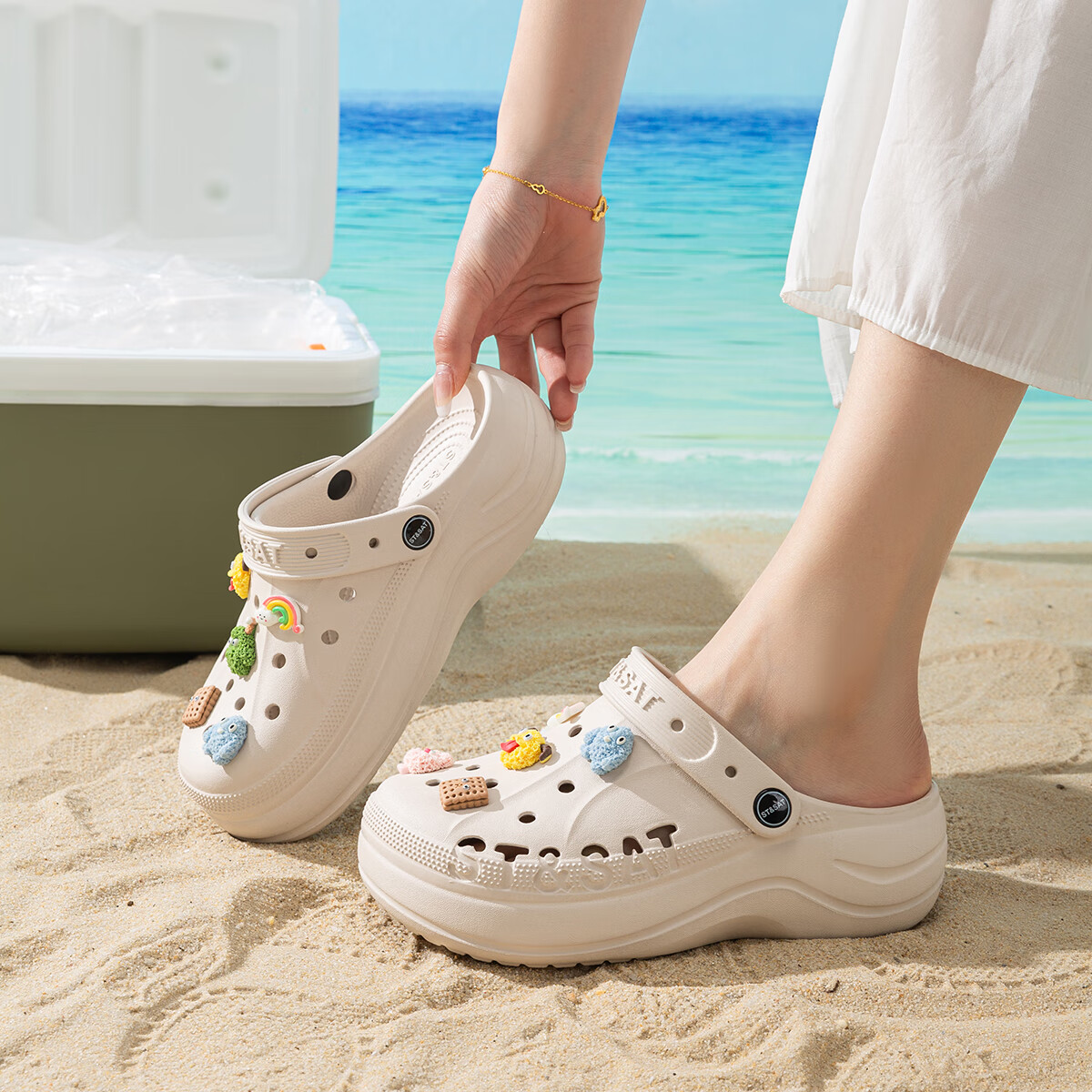 星期六2025新款可爱多巴胺洞洞鞋女春夏外穿厚底软底半拖鞋女士沙滩凉鞋 米白 37-38 京东折扣/优惠券