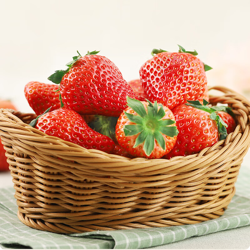 勿语四川大凉山德昌高山露天种植草莓  草莓礼盒农家水果产 4盒中大果单果12g+ (44-80枚)净重2.1-2.6斤