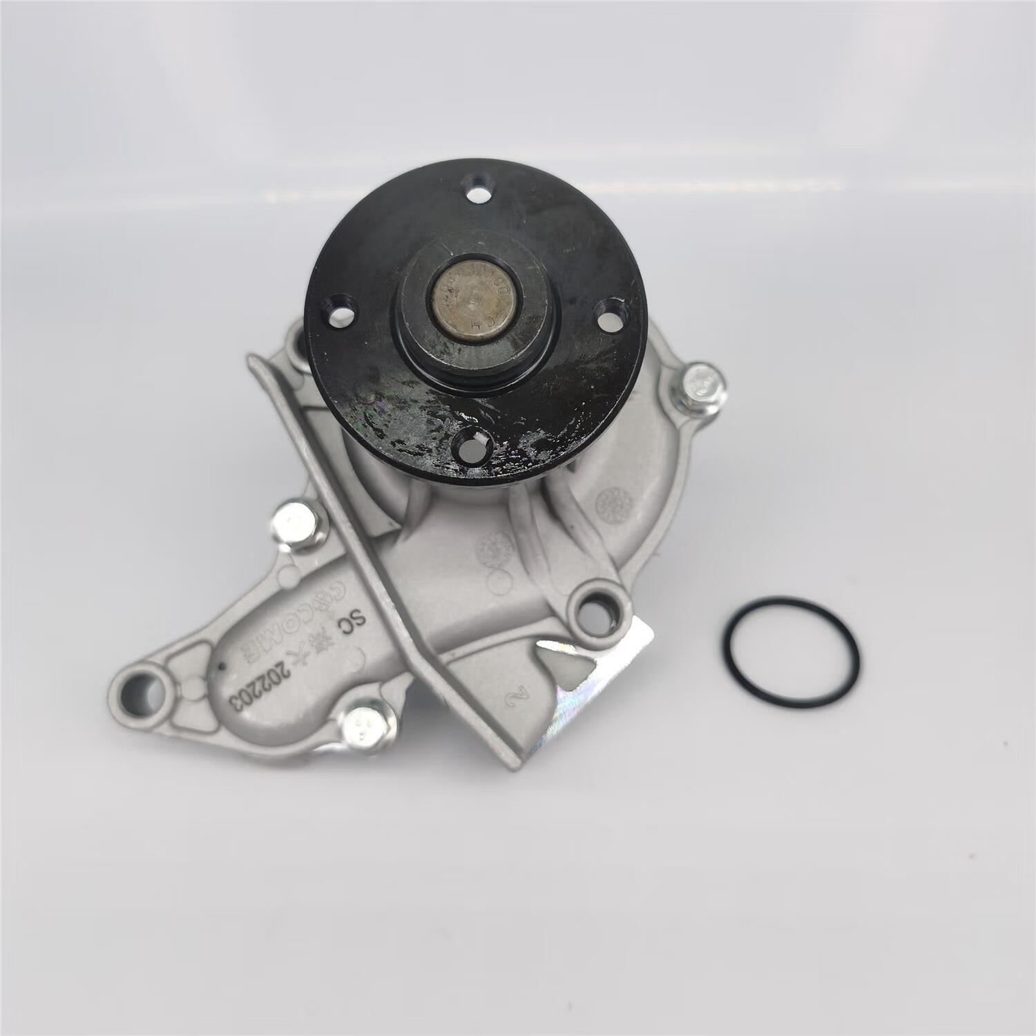 适用于吉利自由舰金刚金鹰熊猫gx2sc3sc6sc5发动机冷却水泵总成8a