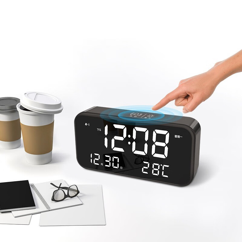 床头台钟大尺寸镜面时钟充电式音乐数字电子钟静音声控聪明闹钟 白色