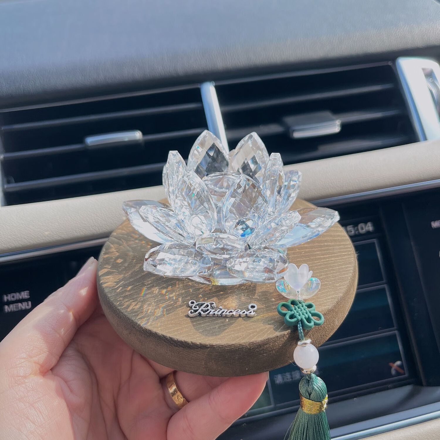 宰搂配好运莲莲水晶荷花汽车车内装饰品国风木质车载中 摆件白钻茶花垫