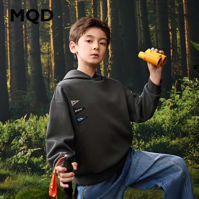 马骑顿（MQD）男童春学院风简约百搭中大童连帽休闲上衣卫衣 深灰 150