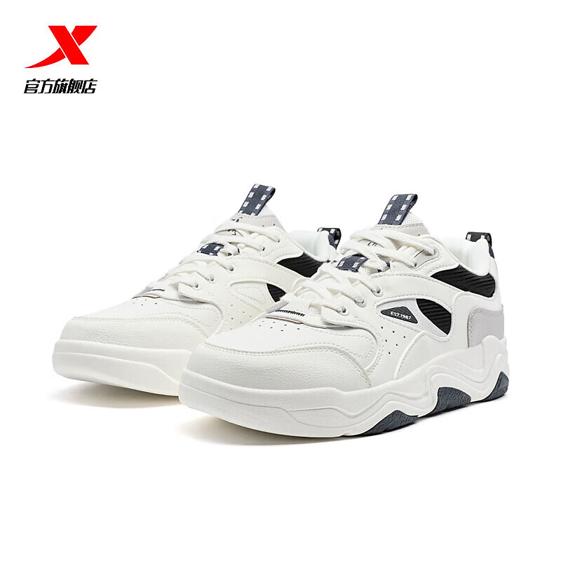 特步（XTEP）ZW【门店同款】暗流板鞋男2024冬季新款皮面防泼水透气 帆白/鸽子灰/黑 41