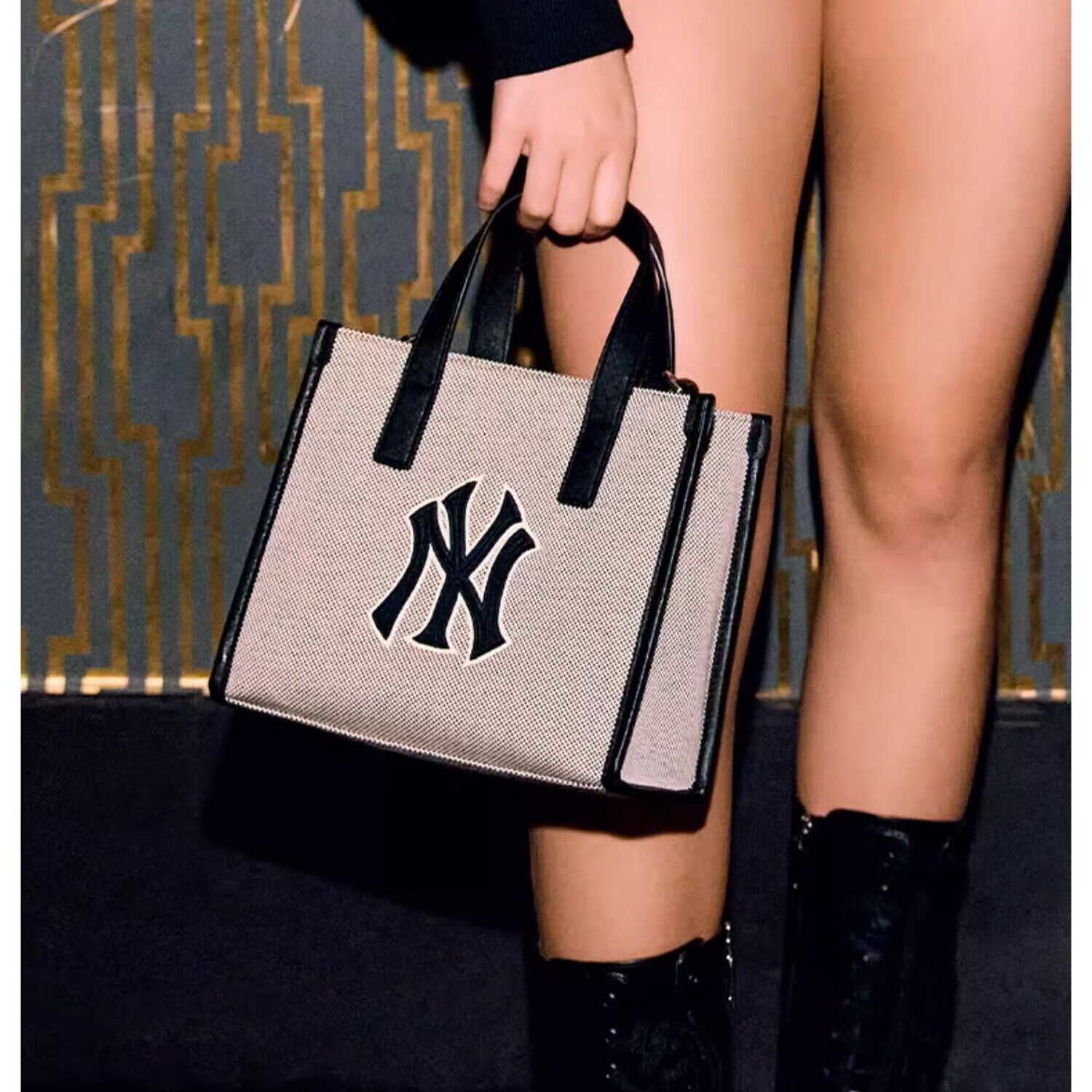 MLB旗舰官方包包女包情侣单肩包通勤托特包新款斜挎包休闲运动包礼物 纽约洋基队/黑色 F