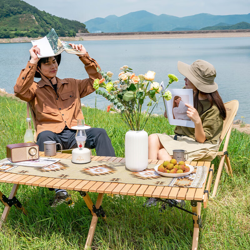 牧高笛（MOBIGARDEN）朝霞桌毯 户外露营复古双面双色加厚提花毯子 NX22671032 象牙白