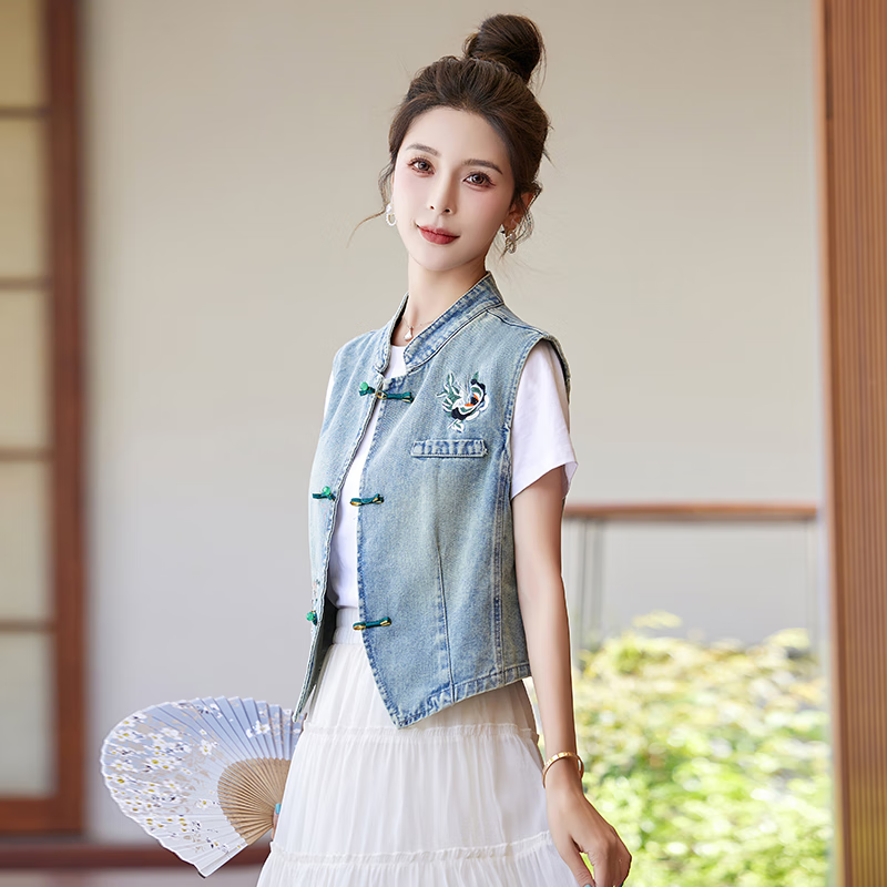 源夫人牛仔馬甲中式盤扣刺繡2025復(fù)古時(shí)尚新款無袖背心坎肩外套上衣 淺藍(lán)色 【 馬甲 】 3XL 建議【130-140斤】