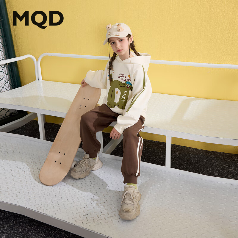 马骑顿（MQD）【套装】女童春季新品学院风男童中大童卡通连帽卫衣运动跑步套装 咖啡 130
