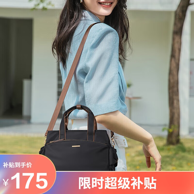 ���ڲ������߶���GOLF������б���Ůʱ�а���Ů�����������Ů�ֻ�����Ϧ���˽�����