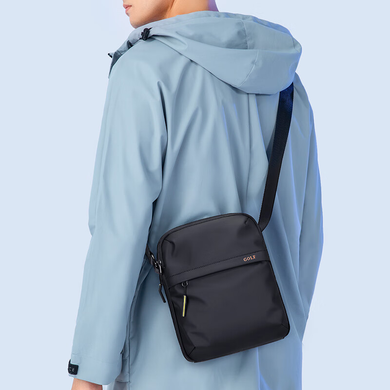 高尔夫（GOLF）斜挎包男士休闲单肩包男轻便百搭挎包男便携小包男包防泼水运动包 雾黑色