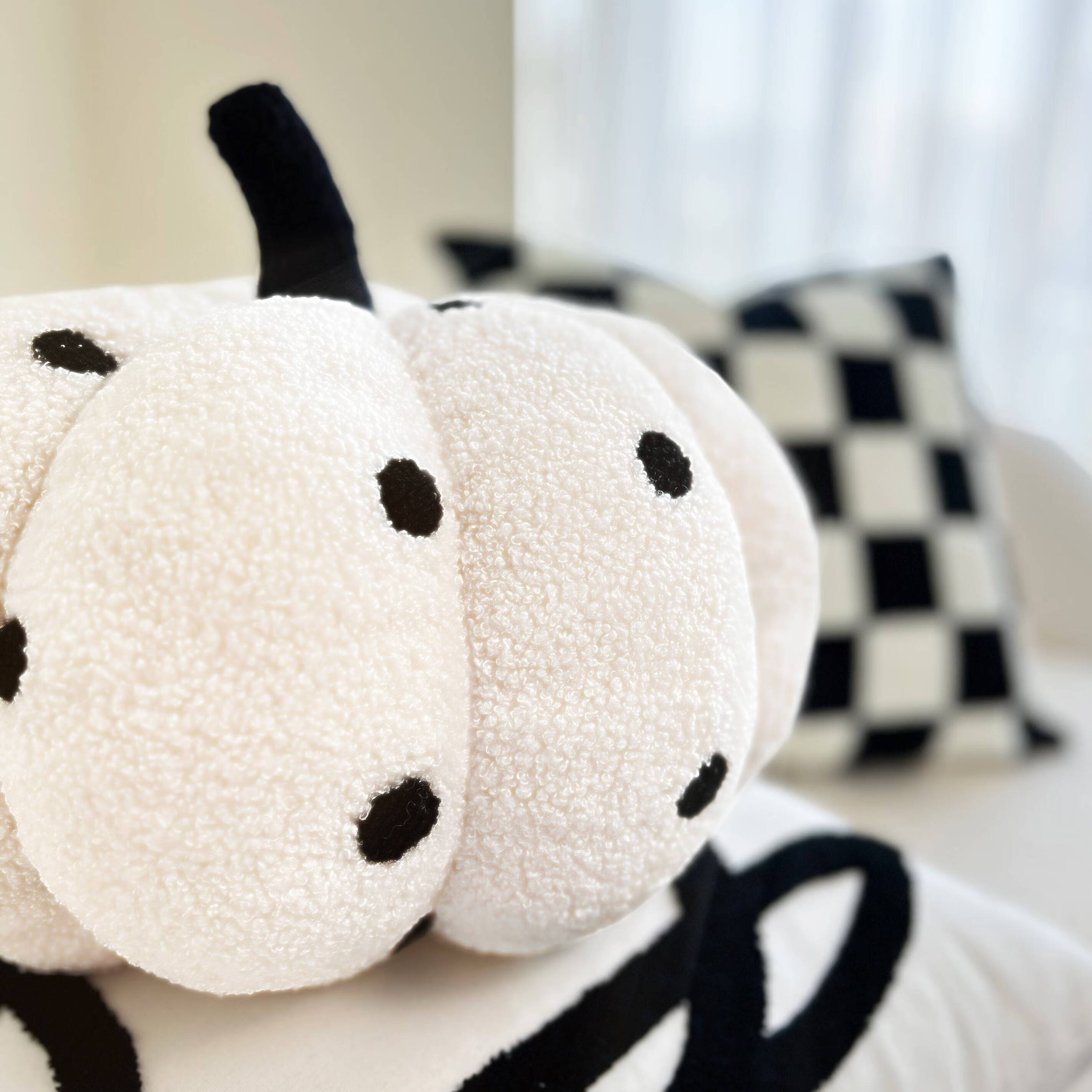 茗芮居高檔沙發(fā)抱枕輕奢沙發(fā)靠墊簡(jiǎn)約風(fēng)大號(hào)客廳沙發(fā)抱枕靠墊輕奢風(fēng)簡(jiǎn)約 波點(diǎn)南瓜~大號(hào)35*35CM] 枕芯+枕套]~含芯