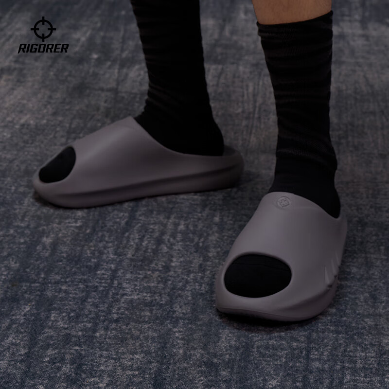 准者运动拖鞋配图二