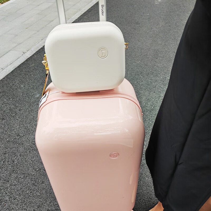 布雷德(BULEIDE)登机行李箱泡泡旅行箱万向轮拉杆箱亮面耐磨防刮TSA小型密码箱 奶油黄 28英寸 需托运