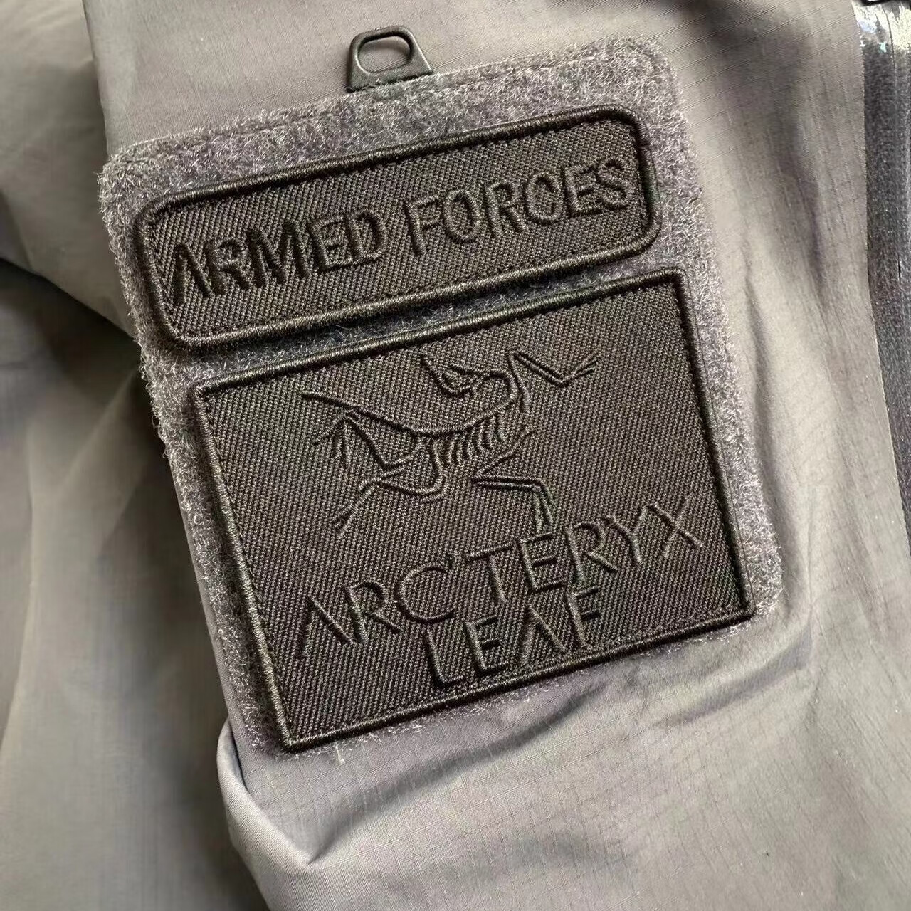 高端精品始祖鳥臂章軍鳥魔術貼徽章刺繡適用于沖鋒衣棉服補丁貼 ARMED全黑標8*2.6和8*5cm