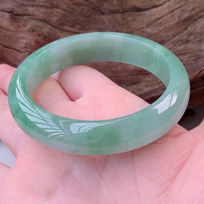 甄祥 缅甸天然翡翠手镯飘绿玉镯子正圈玉冰种浅绿玉手镯女款冰糯种阳