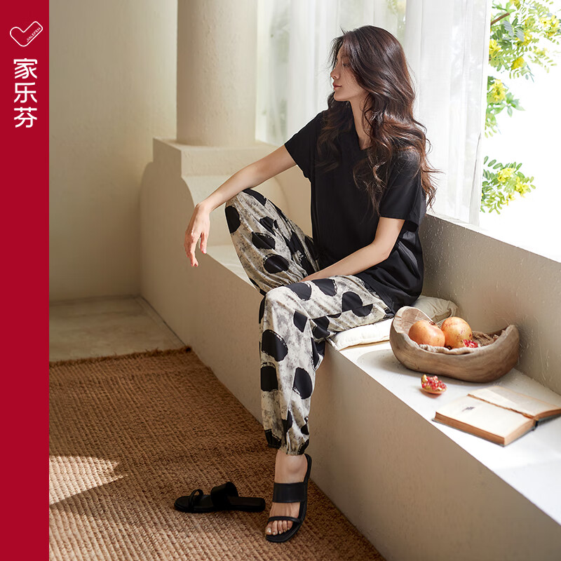 家乐芬（JIALEFEN）家乐芬睡衣女夏季薄款莫代尔短袖长裤家居服夏款冰丝大码套装V领 A824862墨染黑 L 码（体重110-125斤)