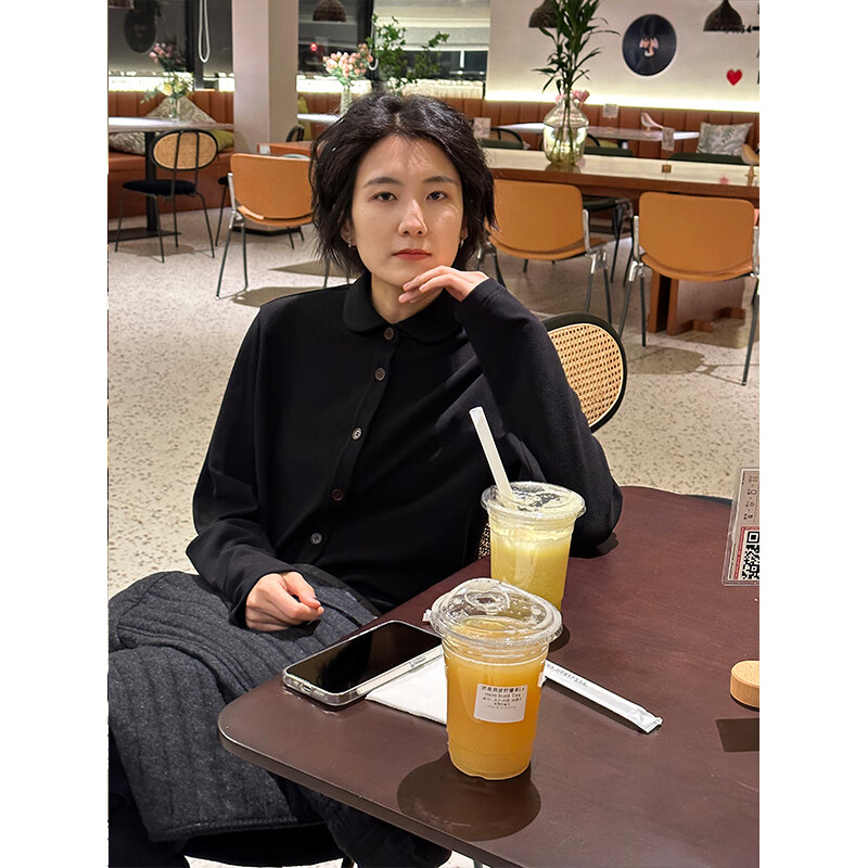 LANGQING TONG 娃娃領(lǐng)襯衫式衛(wèi)衣打底衫女冬季2025新款黑色單排扣顯瘦上衣 黑色 S 均碼