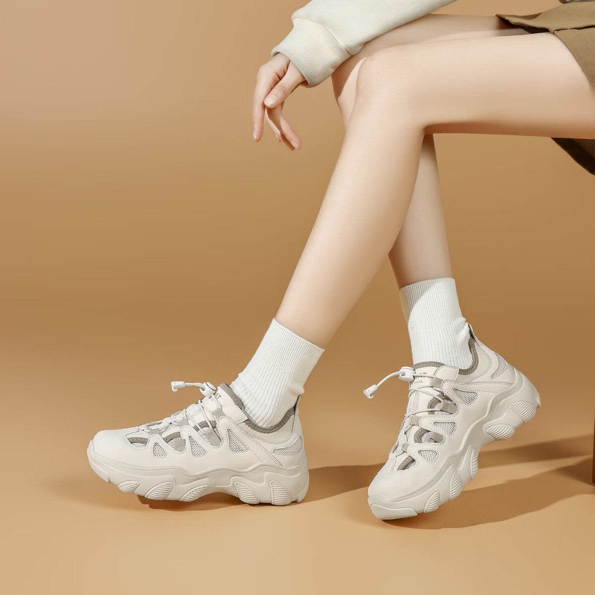 星期六星期六丑萌镂空老爹鞋女2025春季新款女鞋户外徒步鞋登山鞋运动鞋 杏色 37