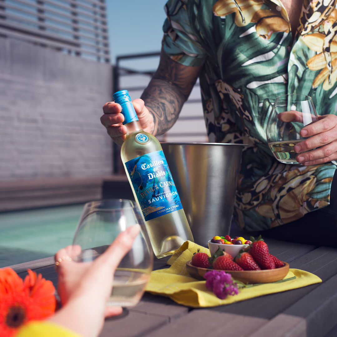 骏德智利进口长相思干白葡萄酒干露红魔鬼狂欢系列半甜白 750ml