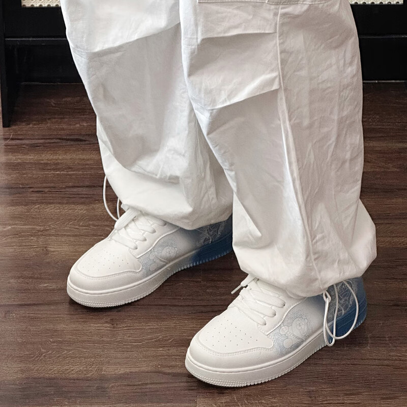 哆啦A梦男鞋低帮板鞋秋季新款渐变涂鸦鞋子男款百搭情侣鞋运动休闲鞋 渐变蓝 42