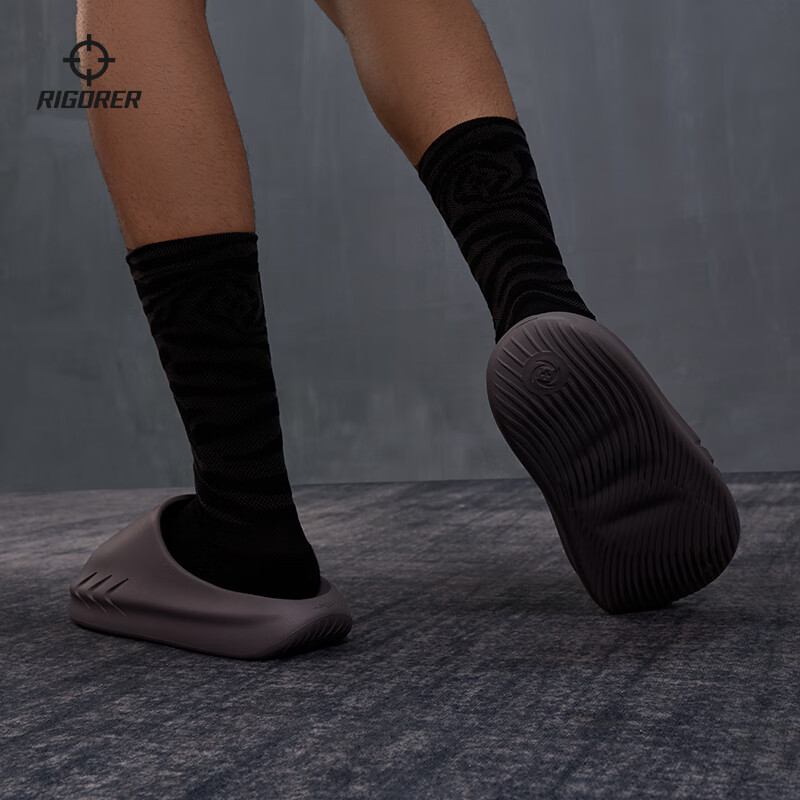 准者运动拖鞋配图三