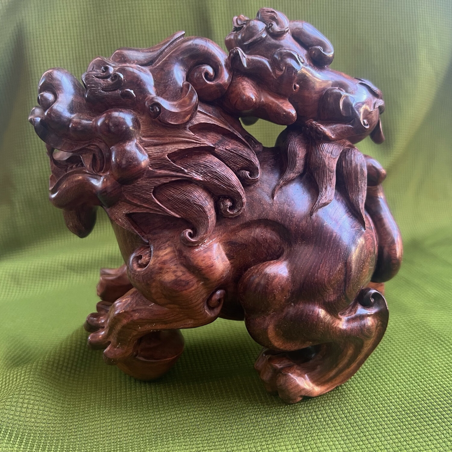 保真海南黄花梨老料貔貅摆件,大师手工雕刻