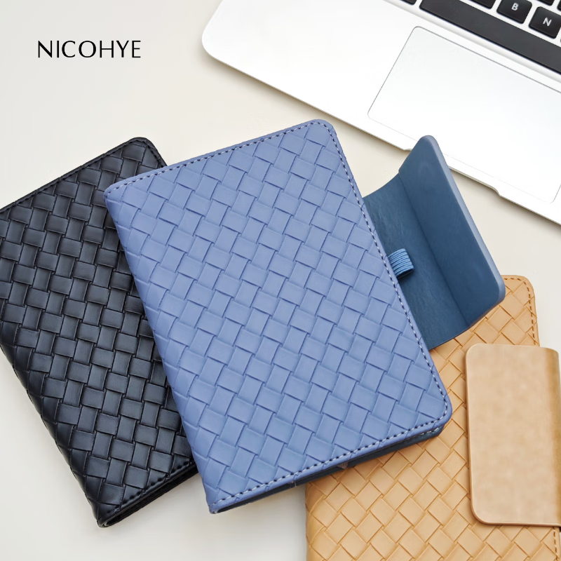 NICOHYE 高级简约a6a5横线笔记本本子带卡槽笔插 商务办公高档本子 伴手礼 企业定制 雾蓝-插袋本(a6) 横线内页