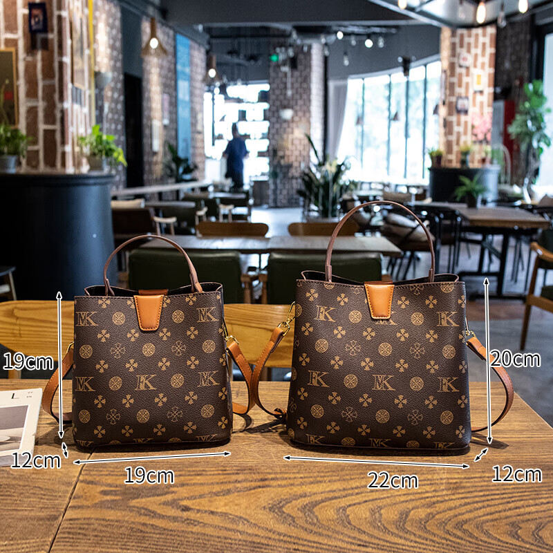 纪诗哲轻奢包包女包女士单肩包斜跨水桶包七夕圣诞节送女友老婆节日礼物 咖啡色【大号】 精美礼盒