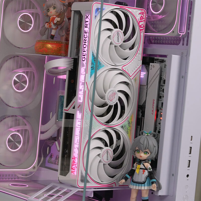 七彩虹（Colorful）iGame GeForce RTX 5070 Ti Ultra W OC SFF 16GB GDDR7