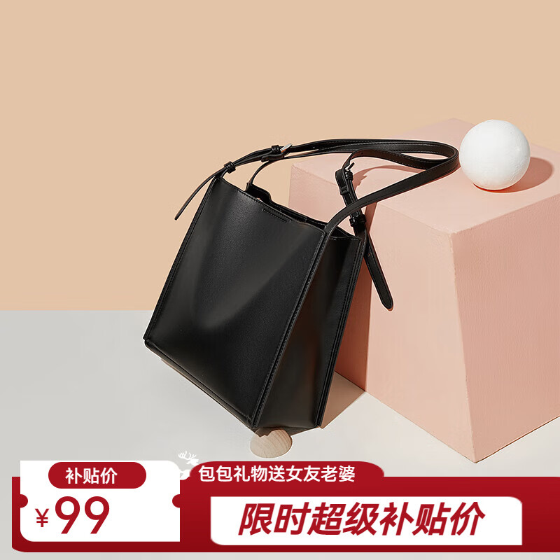 �����ˣ�MEXICAN������Ů��2025�¿�ʱ�м�Լ�����ͨ�ڴ�����ˮͰ������������Ů�� A��-����