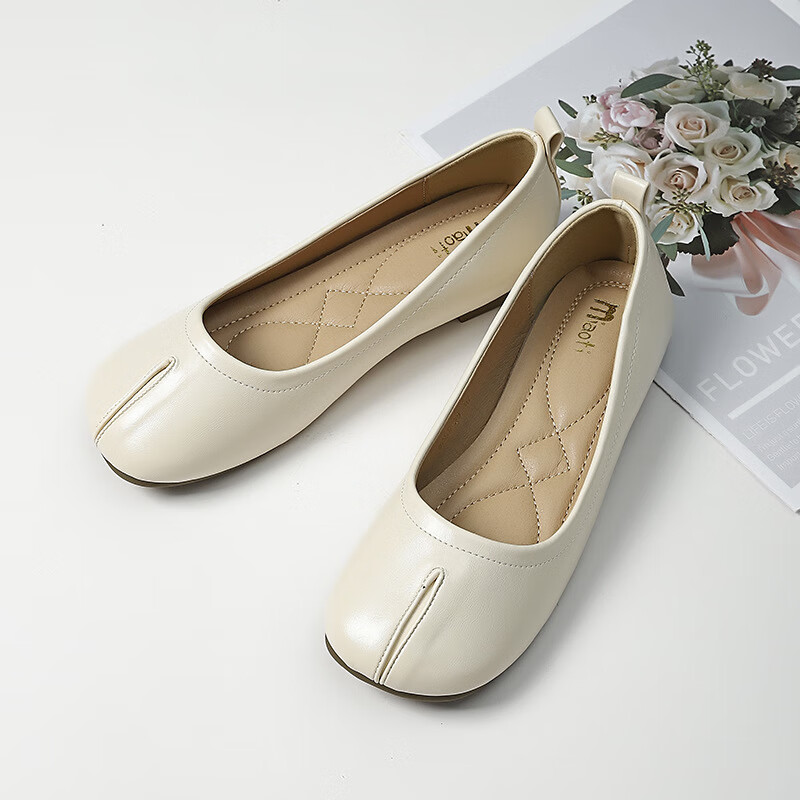 大東(dusto)大碼女鞋41-43春秋季新款淺口平底單鞋女軟底百搭方頭奶奶鞋 米白色 33