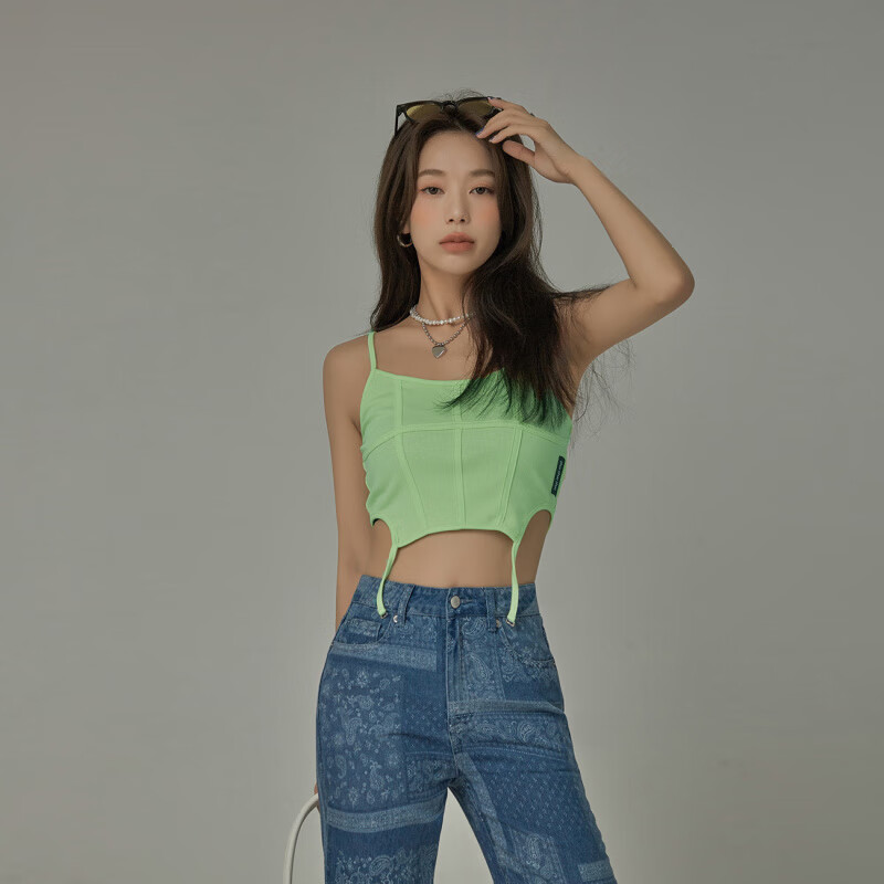 CHUU不規(guī)則設計感吊帶女2025春季新款時尚甜辣小眾外穿背心上衣潮 綠色 均碼