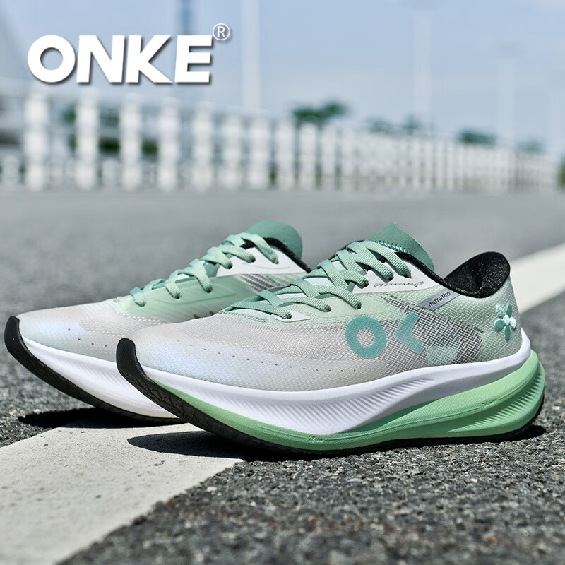 ONKE德国欧克跑步鞋男鞋透气轻便网面鞋碳板跑鞋女鞋轻便马拉松运动鞋 极光绿 男款 39