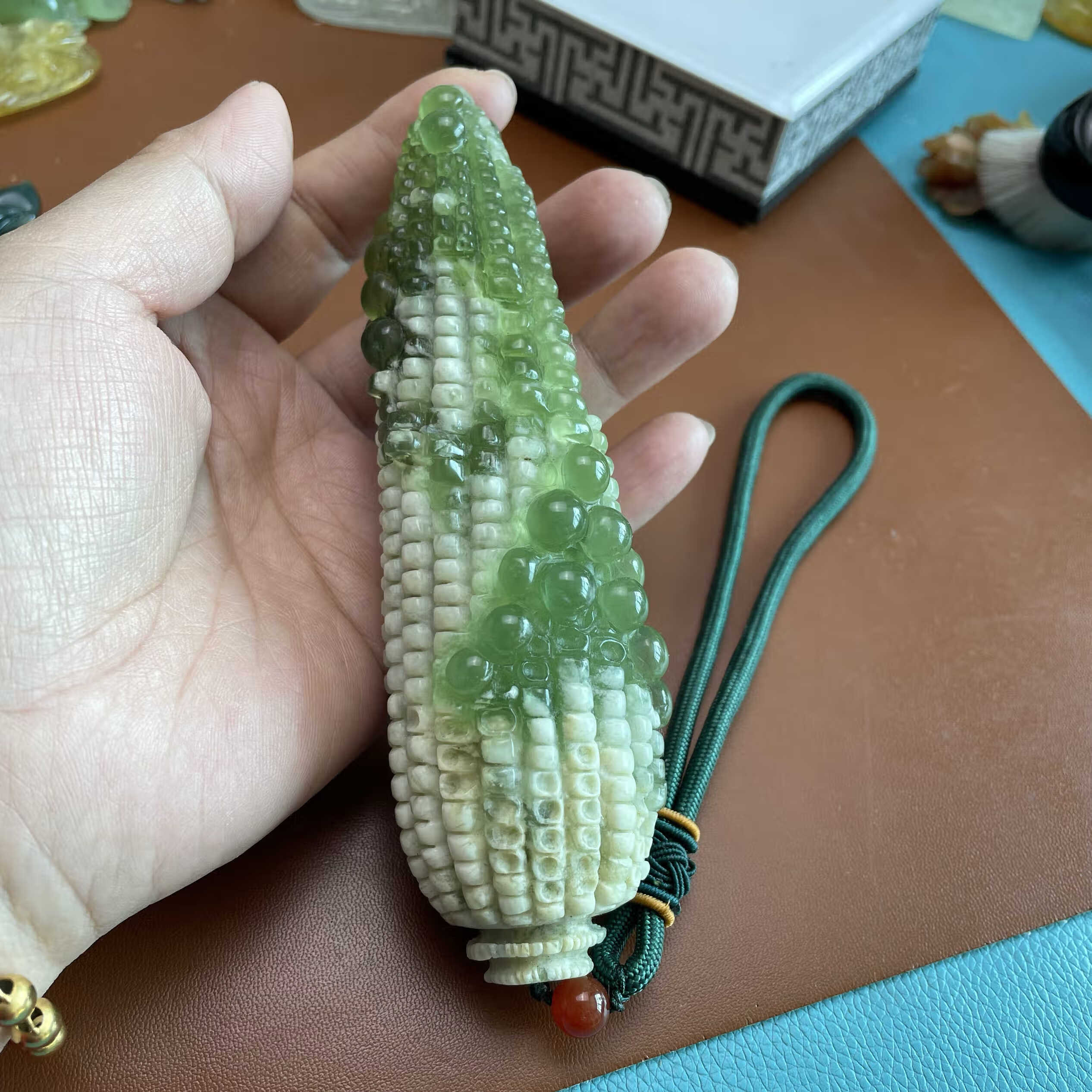 翡宇岫岩玉玉米大手把件把玩件小摆件俏色巧雕玉米平安健康顺利