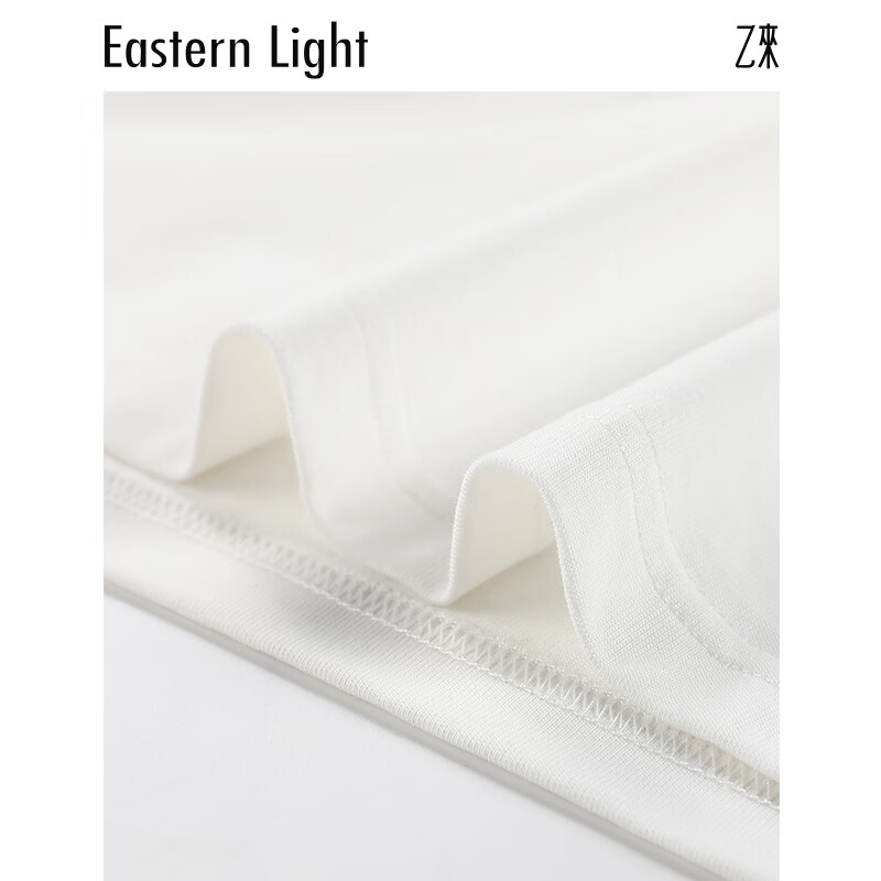 乙来(EASTERN LIGHT)2026夏季新款女装廓形V领短袖T恤衫上衣黑白色显瘦潮流宽松内搭 纯净白 L 乙来(EASTERN LIGHT)2026夏季新款女装廓形V领短袖T恤衫上衣黑白色显瘦潮流宽松内搭 纯净白 L