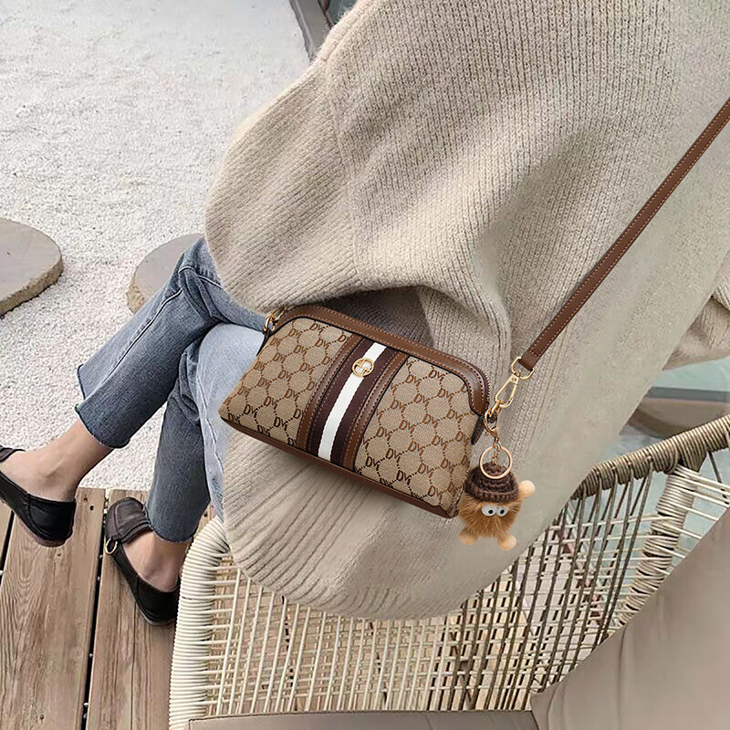 viney包包女2025新款女包斜挎包原創(chuàng )設計單肩貝殼包感媽媽包 咖啡色Coffee