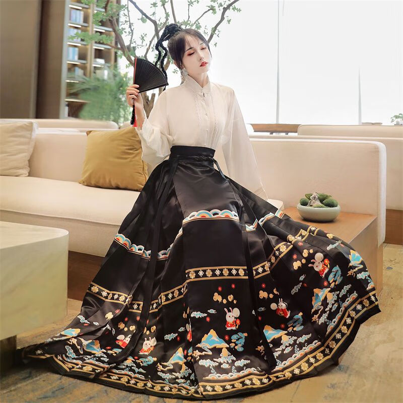 京蝌蝌马面裙女款爆2023新款汉服女冬季马面裙全套秋冬四月天汉服女祈