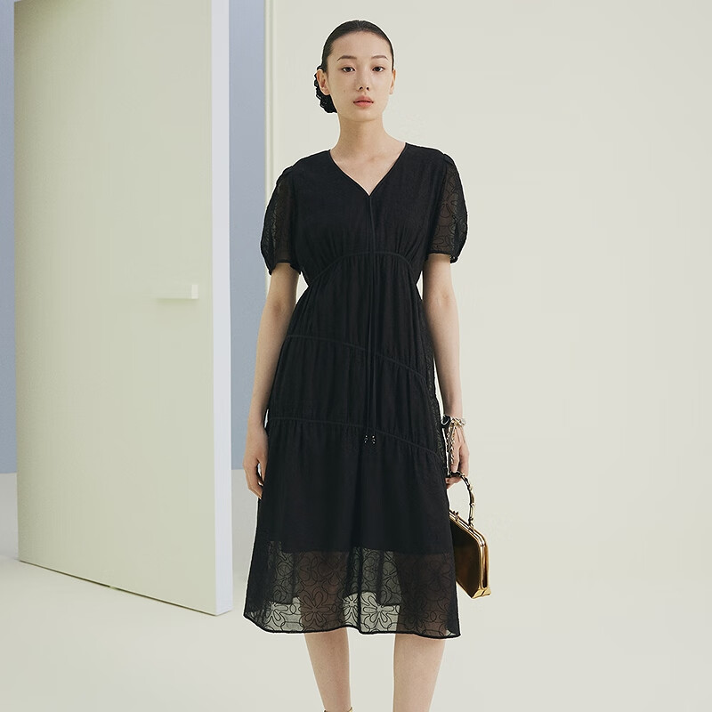 FIRSTSTATION优雅V领系带轻薄仿塔克大摆裙连衣裙女25夏新款4621A 黑色 S