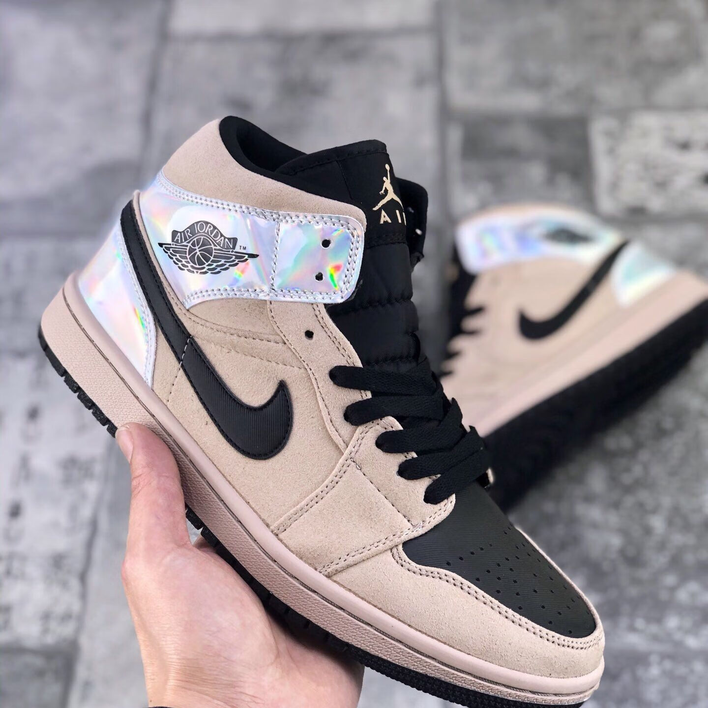 测龙体育 air jordan 1mid脏粉镭射 黑粉篮球鞋中帮男女鞋情侣休闲