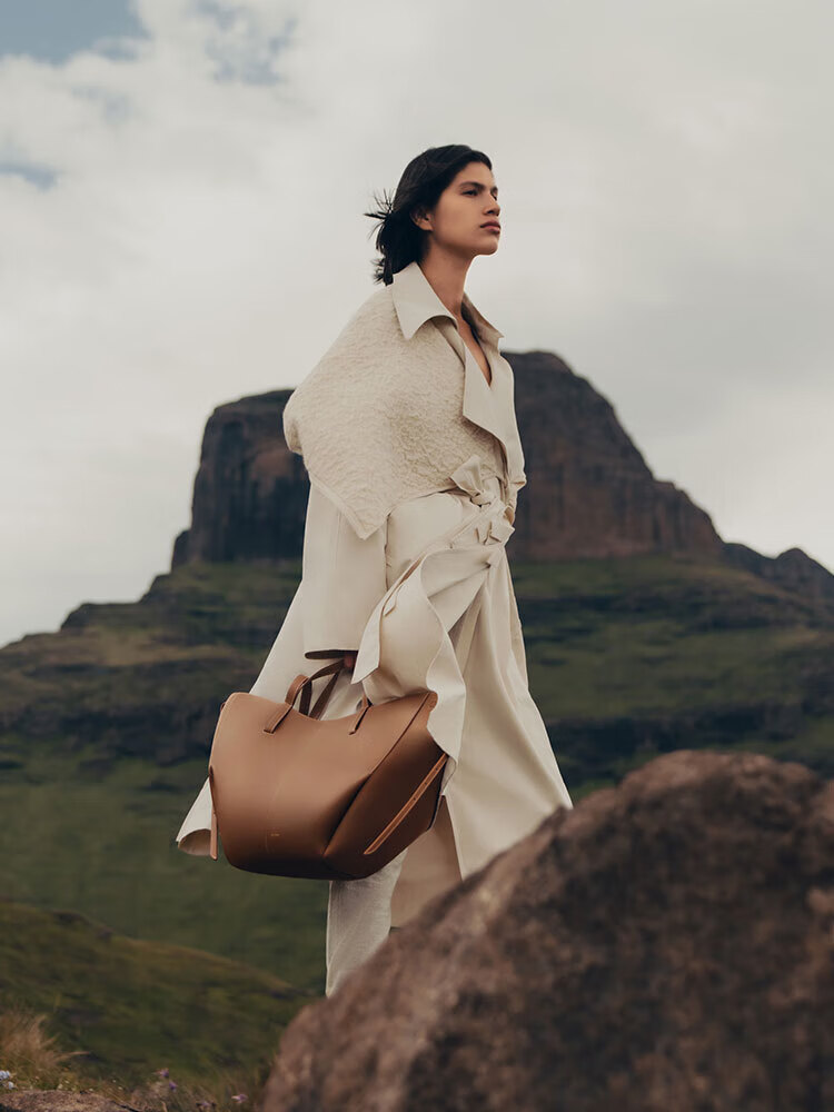 俊潮polene波灵恩[明星同款]Cyme荔枝牛皮大容量通勤托特包手提单肩包 黑色