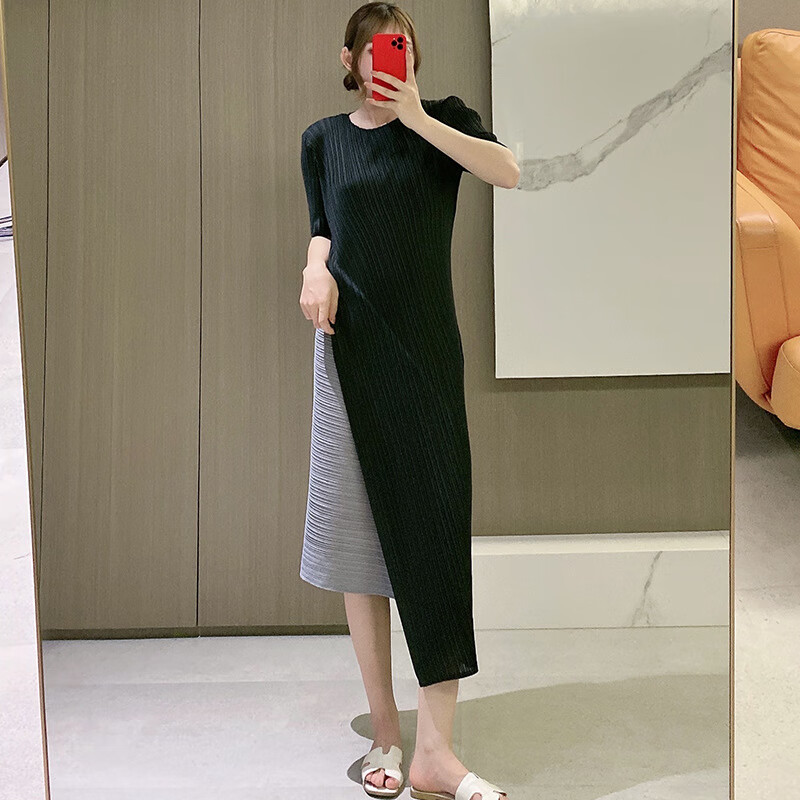 魔褶三宅撞色拼接设计中长款褶皱裙子2024春夏季新品女装短袖连衣 黑灰色 均码 (90-160)
