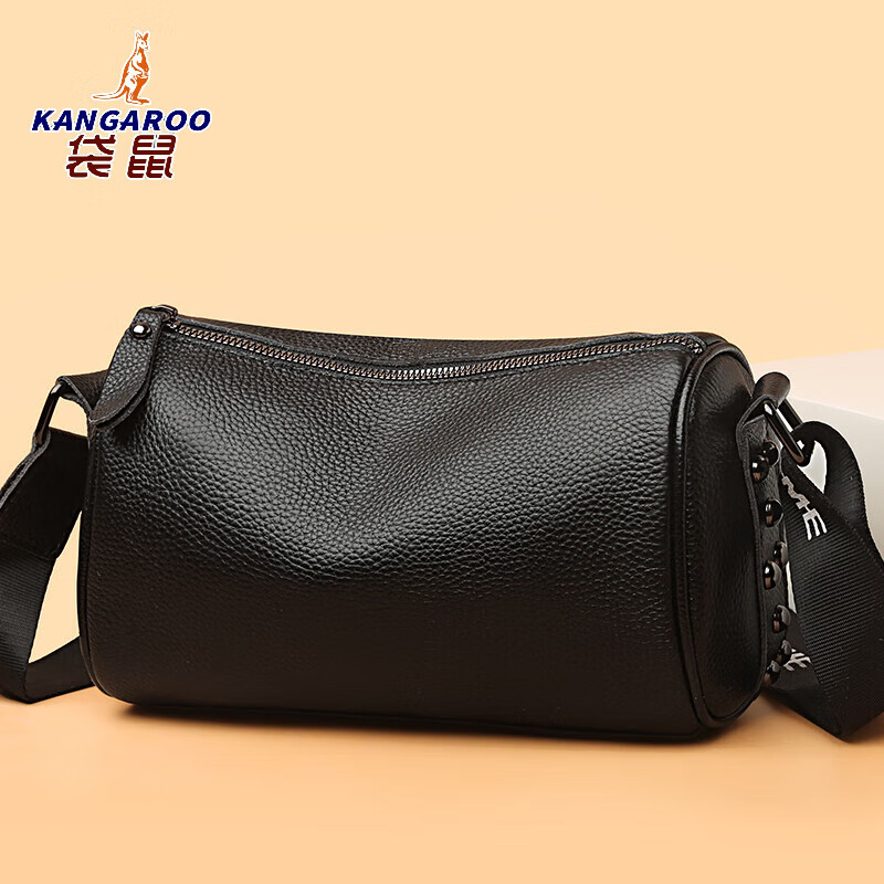 袋鼠（KANGAROO）真皮波士顿枕头包包女2025新款时尚软牛皮宽肩带斜挎包单肩包 黑色